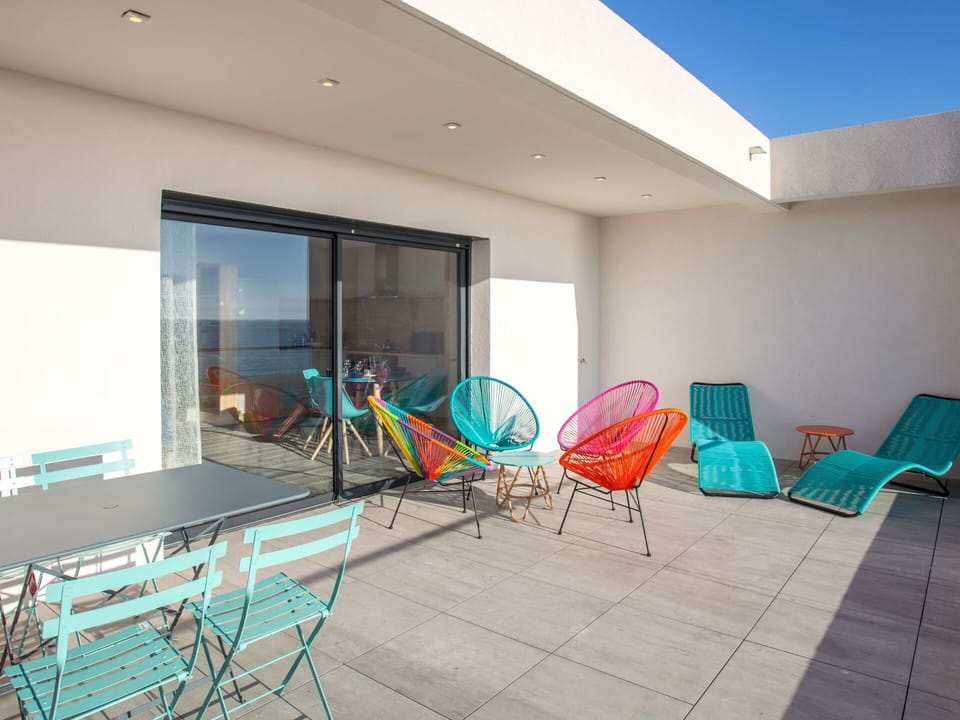 Furniture, Chair, Table, Wood, Interior Design, Shade, Flooring, Floor, Living Room, Outdoor Furniture