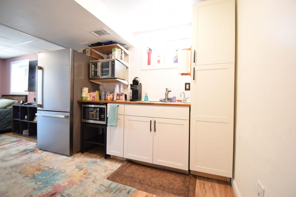 Kitchenette. Plenty of storage space.