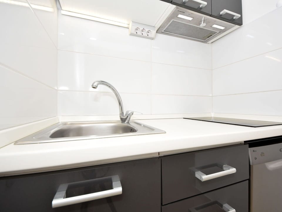 Tap, Kitchen Sink, Sink, Cabinetry, Countertop, Property, Plumbing Fixture, White, Kitchen, Interior Design