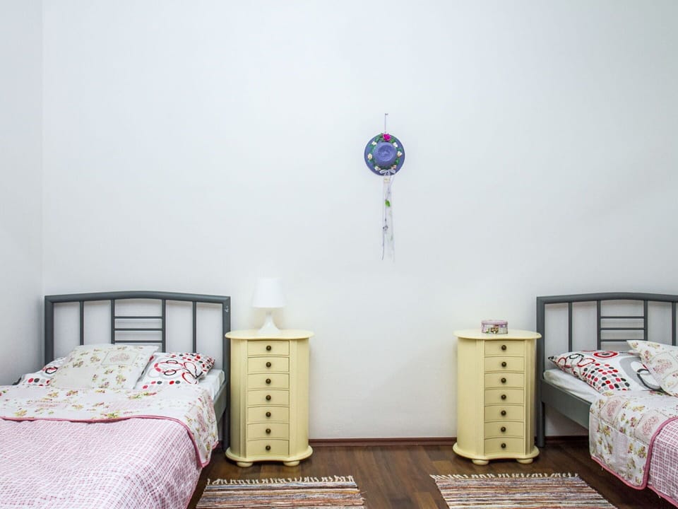 Furniture, Comfort, Wood, Textile, Pillow, Interior Design, Cabinetry, Floor, Bed, Flooring