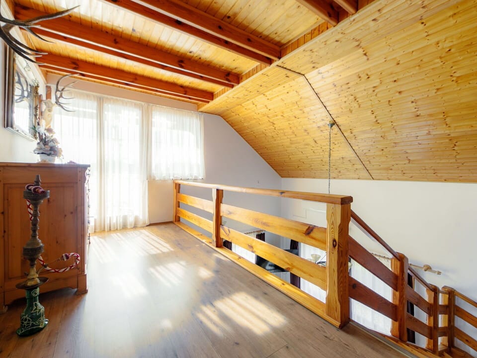 Property, Building, Wood, Cabinetry, Lighting, Interior Design, Window, Wood Stain, House, Flooring