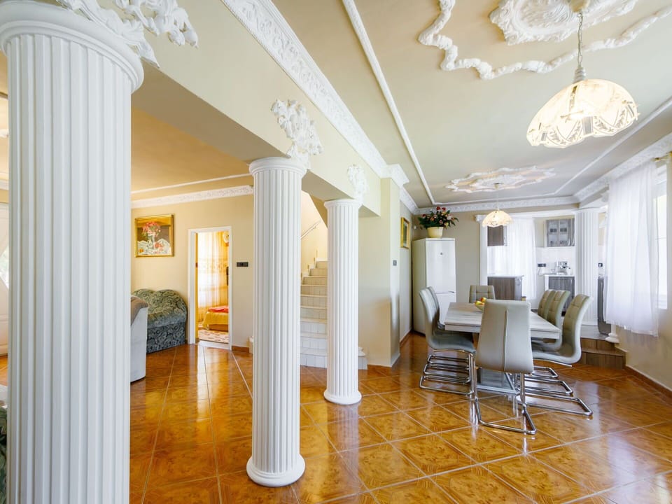 Furniture, Building, Hall, Wood, Interior Design, Decoration, Living Room, Flooring, Chair, Floor