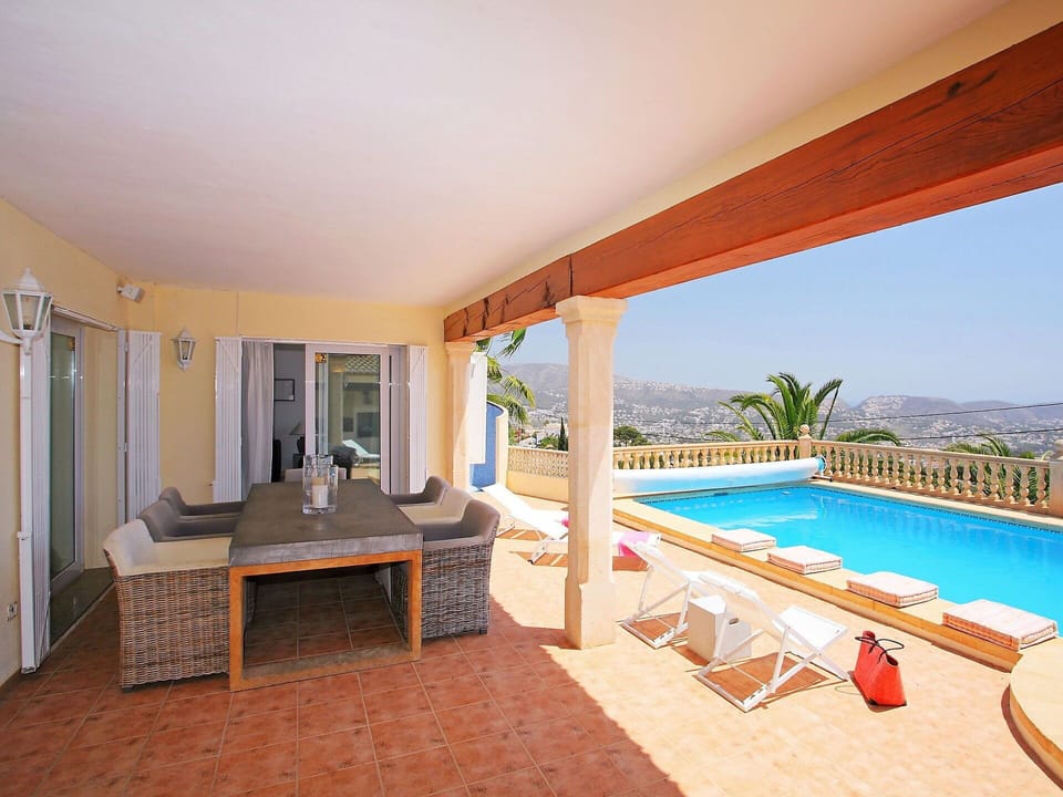 Property, Room, Building, Real Estate, House, Resort, Furniture, Interior Design, Villa, Swimming Pool