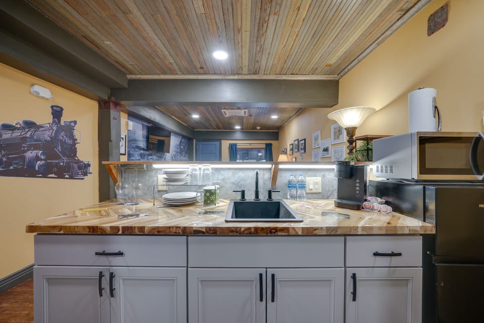 Kitchenette | Keyless Entry