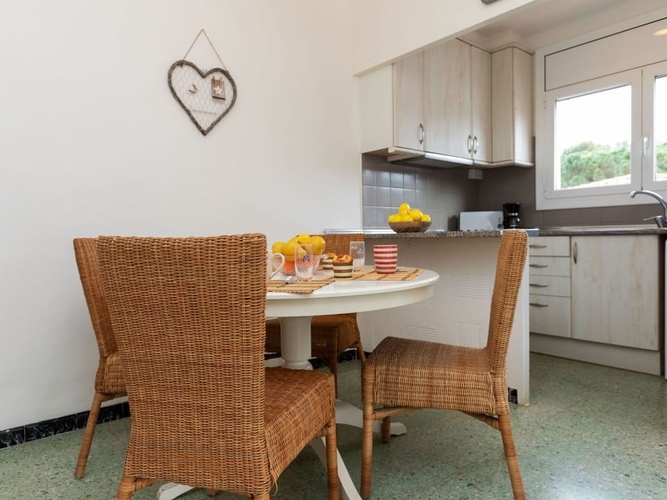 Furniture, Property, Cabinetry, Window, Countertop, Wood, Interior Design, Table, Chair, Floor