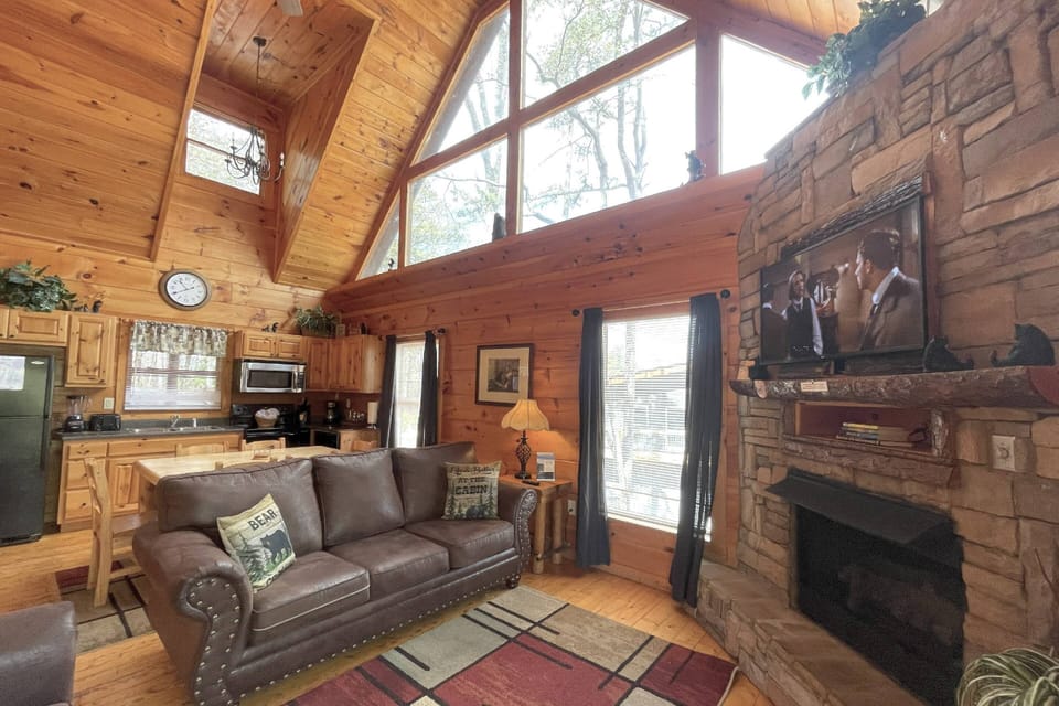 The open concept of the first floor makes quality time a breeze. The living room is equipped with a sleeper sofa for 2 guests!