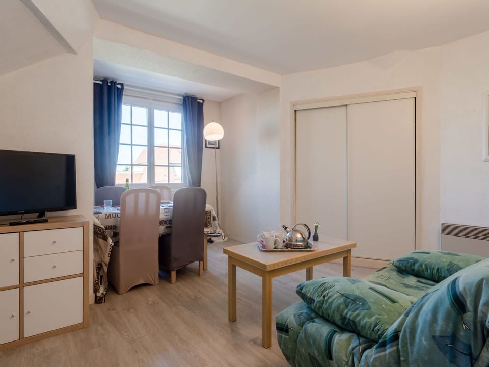 Furniture, Property, Window, Cabinetry, Table, Building, Wood, Comfort, Drawer, Interior Design