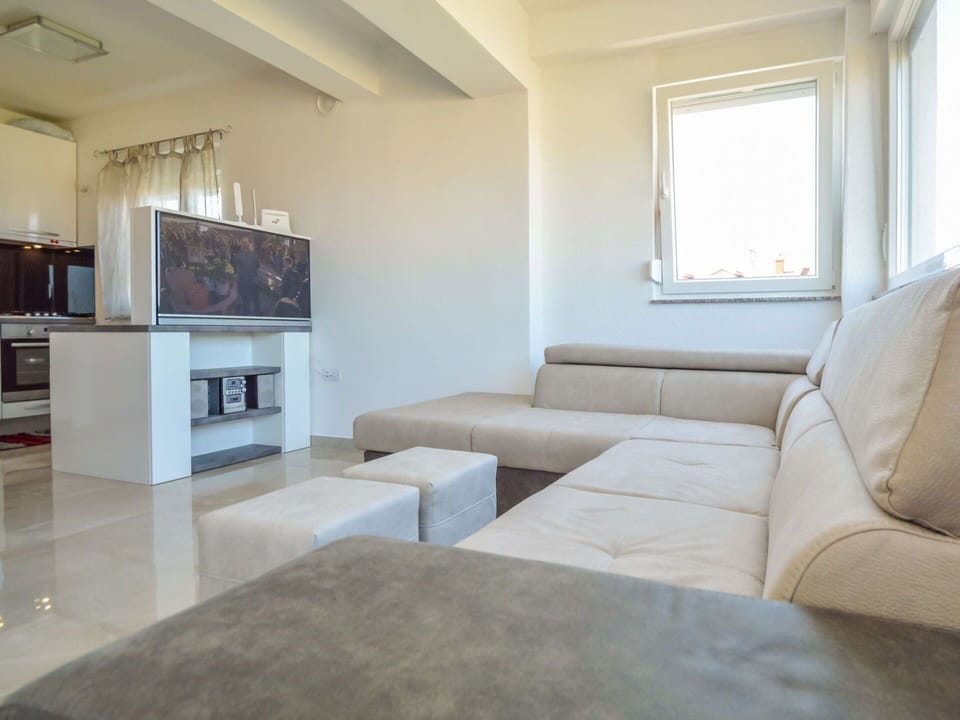 Property, Couch, Wood, Interior Design, Picture Frame, Architecture, Window, Floor, Flooring, Wall