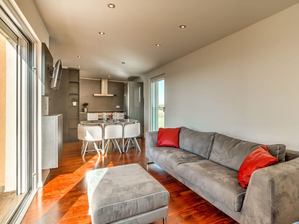 Furniture, Table, Couch, Property, Building, Comfort, Wood, Living Room, Lighting, Interior Design