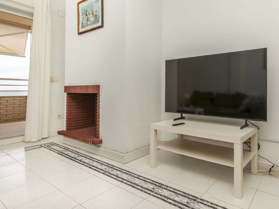 Flooring, Floor, Wood, Interior Design, Wood Flooring, Room, Furniture, Apartment, Television, Television Set