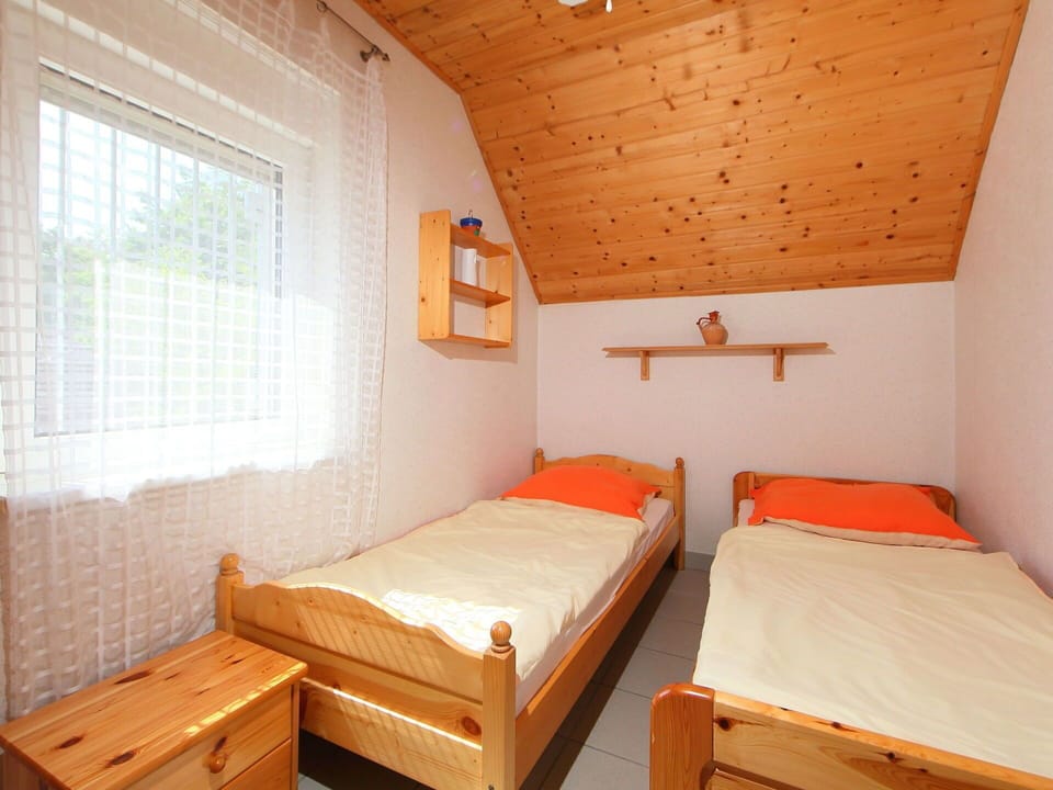 Furniture, Property, Building, Comfort, Window, Wood, Interior Design, Bed, House