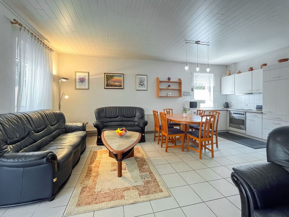 Furniture, Couch, Wood, Interior Design, Flooring, Ceiling, Living Room, Floor, Room