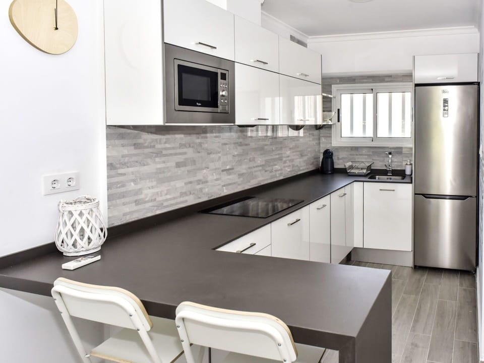 Cabinetry, Kitchen Sink, Furniture, Property, Sink, Tap, Building, Countertop, White, Table
