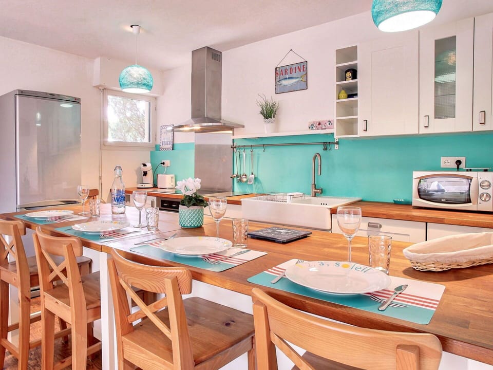 Table, Property, Furniture, Azure, Wood, Lighting, Interior Design, Kitchen, Flooring, Floor