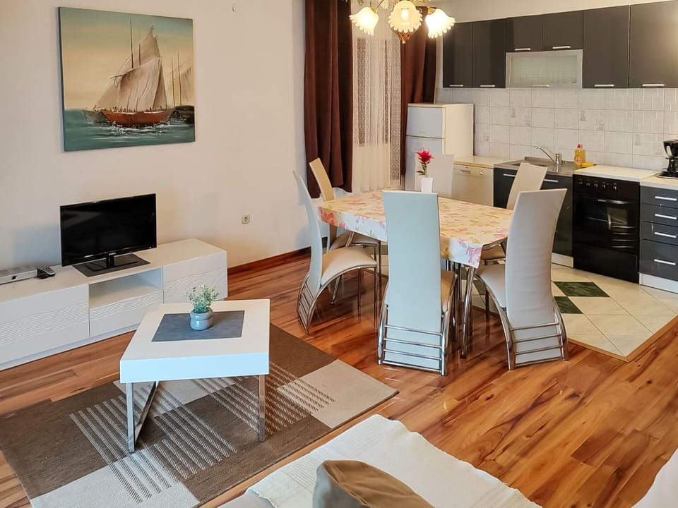 Furniture, Property, Table, Cabinetry, Wood, Living Room, Interior Design, Lighting, Flooring, Architecture