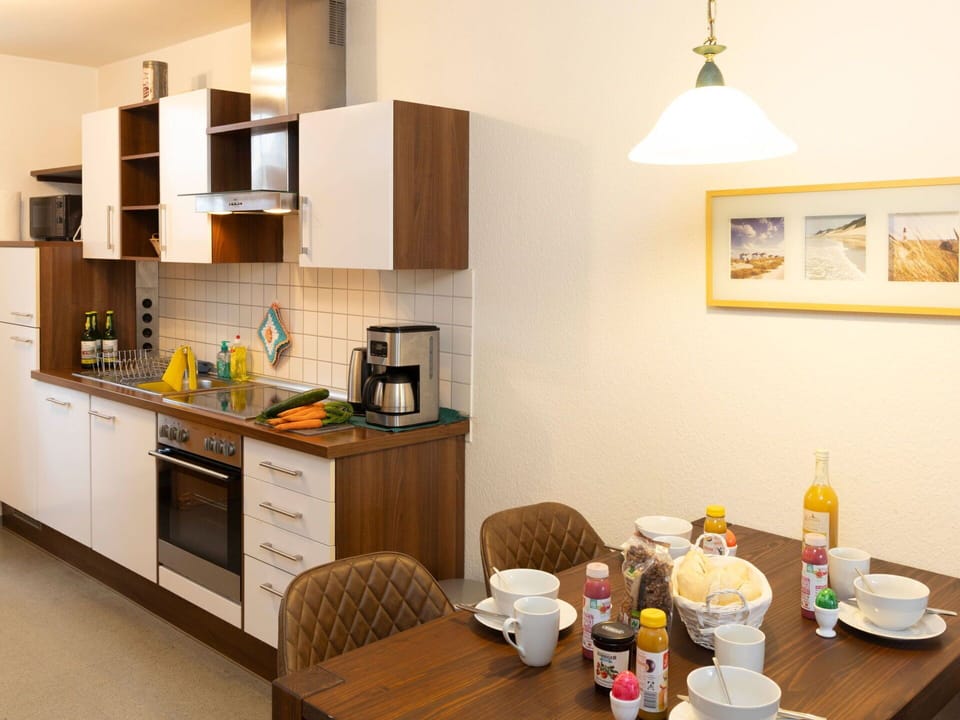 Furniture, Kitchen Appliance, Kitchen, Major Appliance, Countertop, Interior Design, Wood, Flooring, Cabinetry, Small Appliance