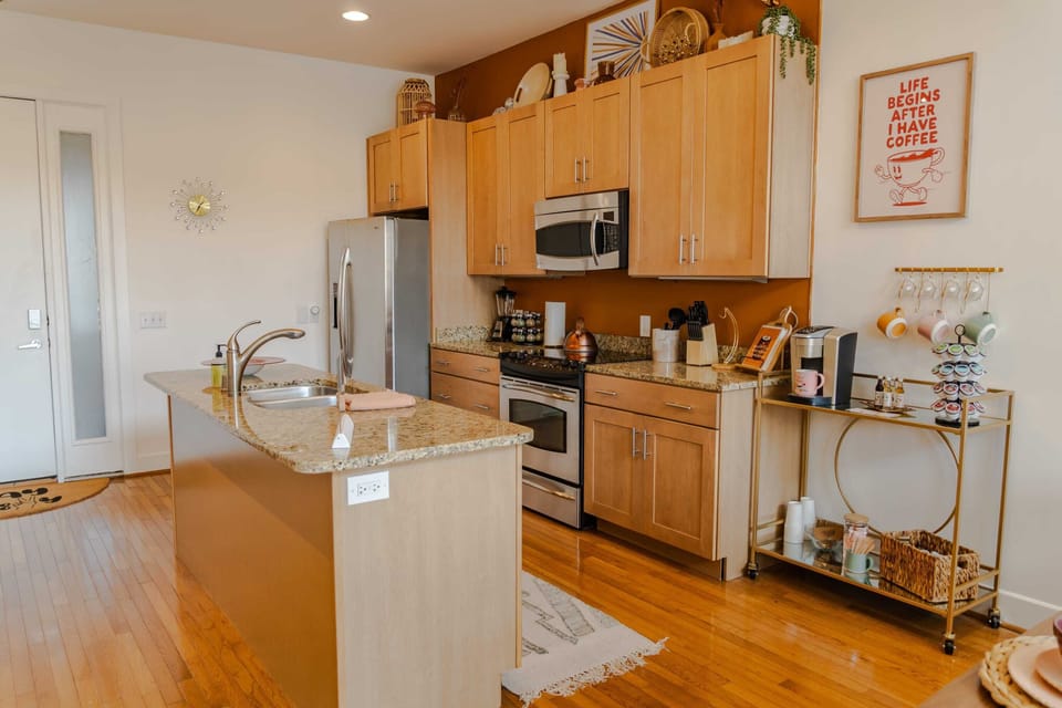 Kitchen: Enjoy top of the line kitchen appliances with everything you need for a great stay.