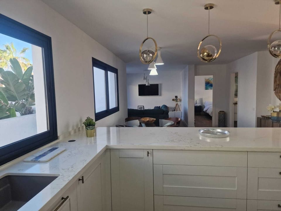 Kitchen complete with all intergrated mod cons