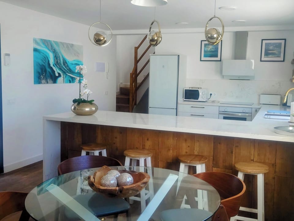 Open plan kitchen and dining area