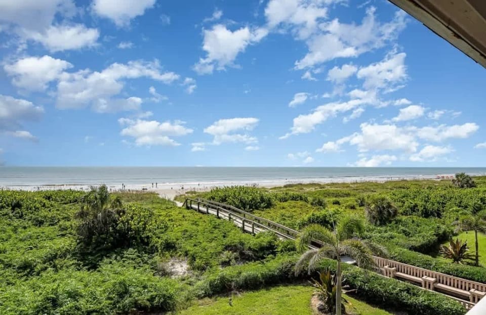 Amazing views and beautiful sunrises from this large balcony