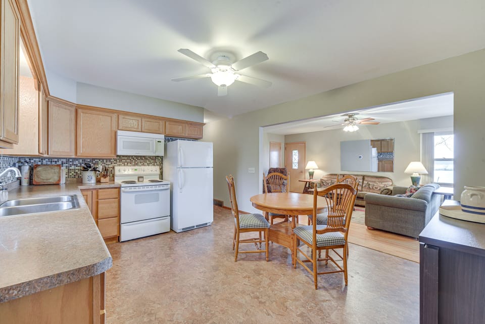 Kitchen | Cooking Basics | Drip Coffee Maker | Main Level