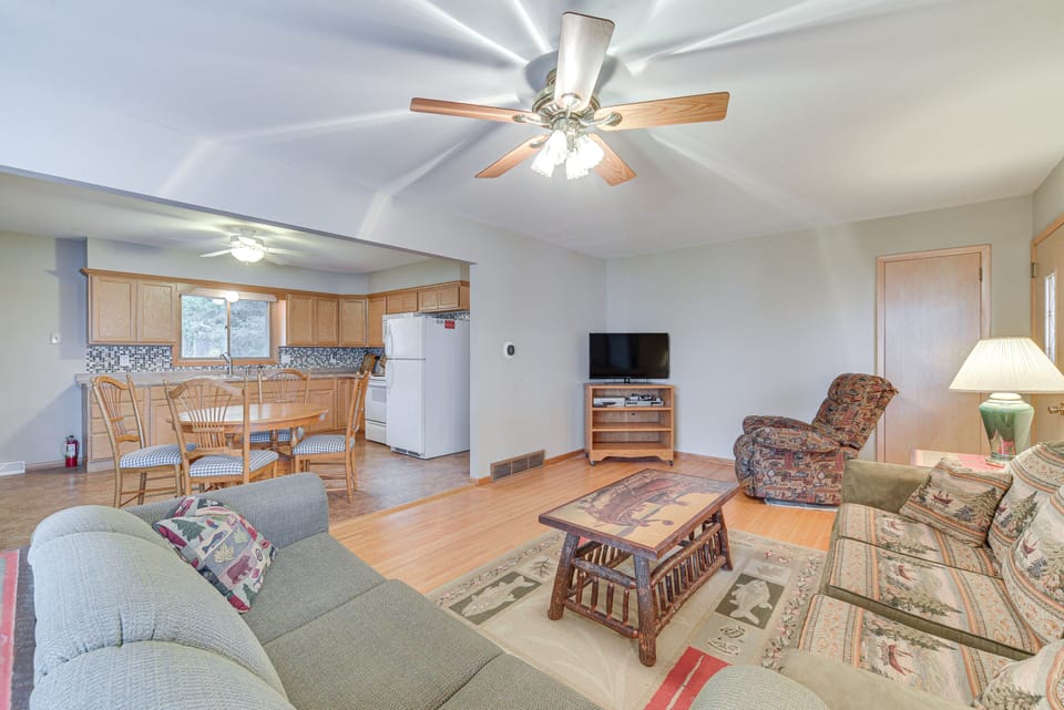 Living Room | Sleeper Sofa | Central Heating | Smart TV | Main Level