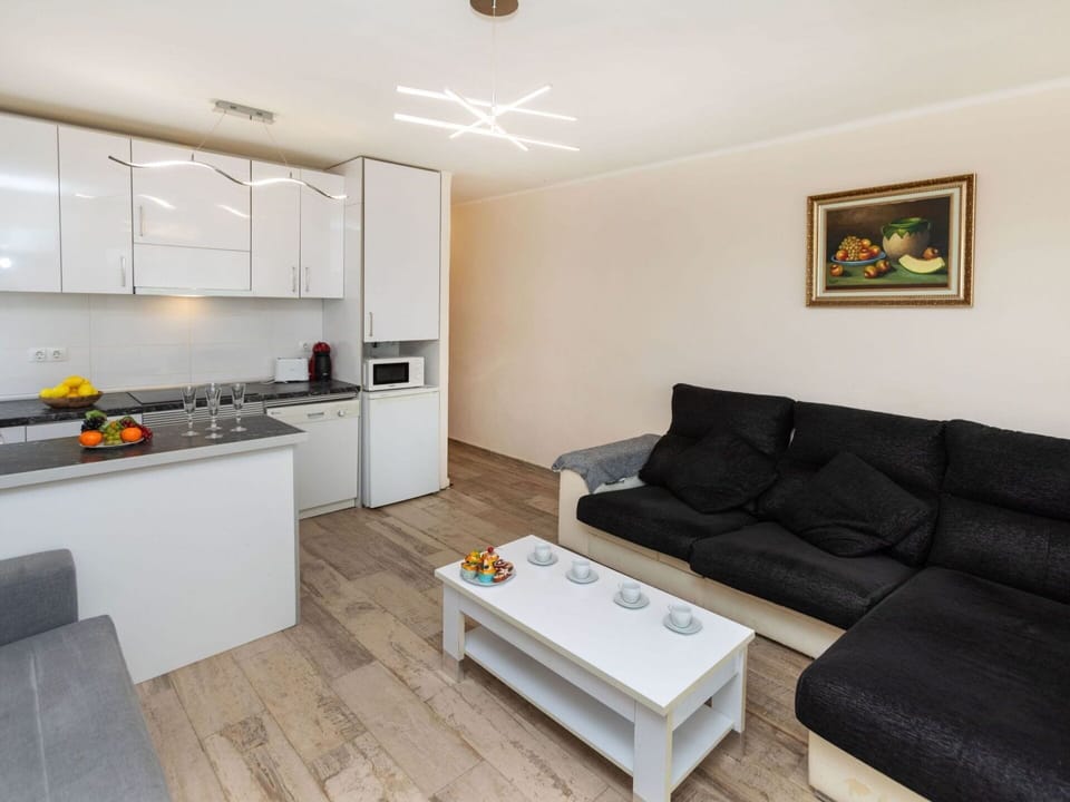 Property, Furniture, Couch, Cabinetry, Table, Lighting, Interior Design, Countertop, Studio Couch, Wood