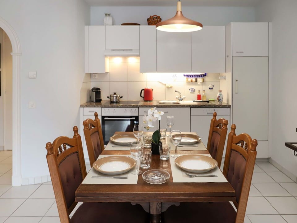 Table, Furniture, Property, Chair, Countertop, Tableware, Wood, Kitchen, Cabinetry, Interior Design