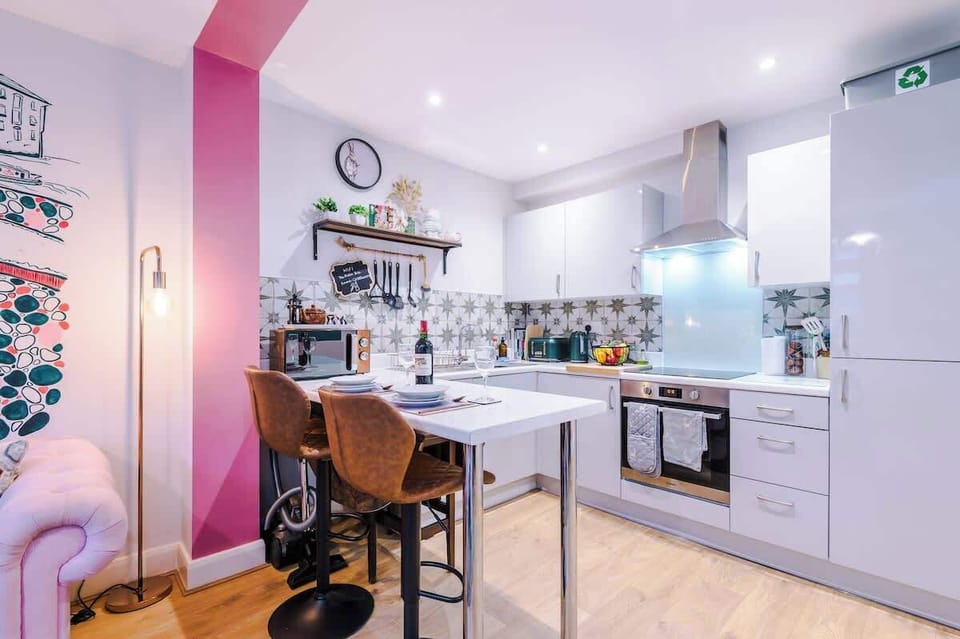 The fully equipped kitchen has everything you need to cook an array of meals whilst away in the heart of Chester.