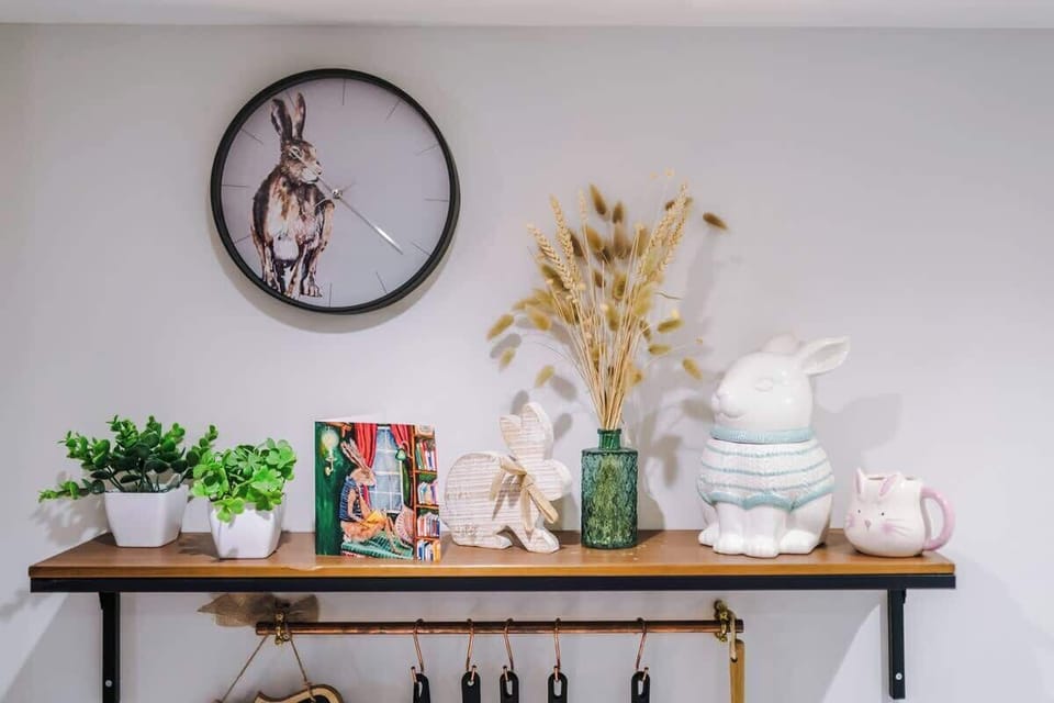 The fully equipped kitchen has everything you need to cook an array of meals whilst away in the heart of Chester.