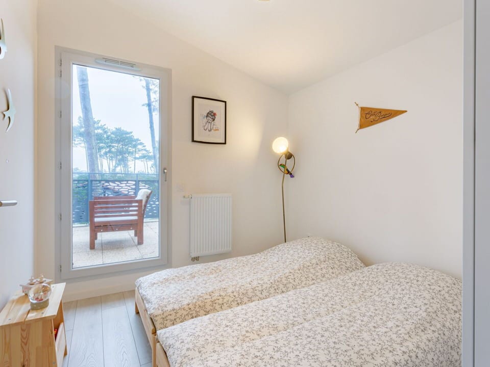 Property, Furniture, Product, Window, Comfort, Picture Frame, Shade, Wood, Building, Flooring