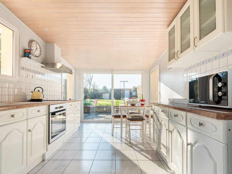 Countertop, Cabinetry, Furniture, Sink, Kitchen, Tap, Kitchen Appliance, Drawer, Kitchen Stove, Building