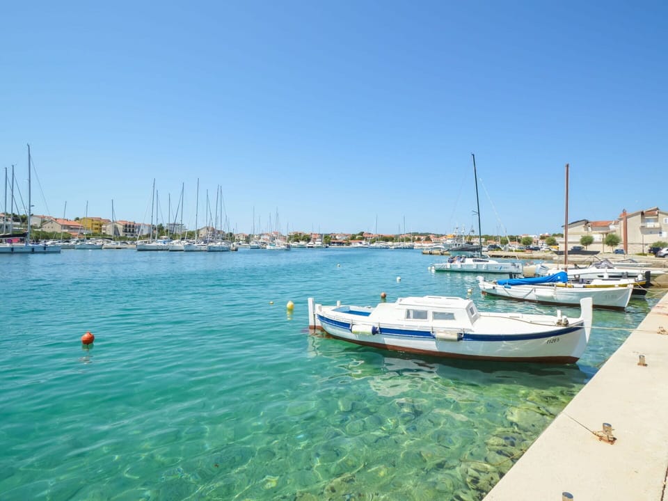 Boat, Blue, Water, Body Of Water, Water Resources, Watercraft, Boats And Boating--Equipment And Supplies, Waterway, Summer, Coastal And Oceanic Landforms