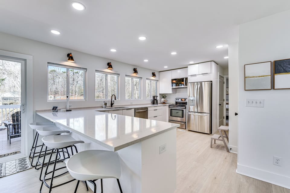 Kitchen | Free WiFi | Central A/C & Heat