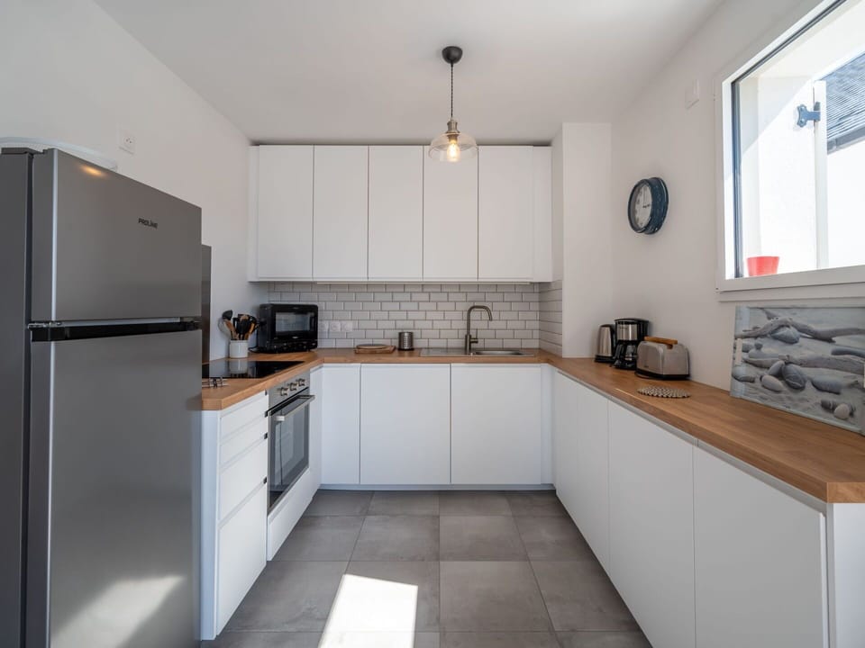 Cabinetry, Sink, Kitchen Sink, Countertop, Window, Tap, Wood, Home Appliance, Interior Design, Architecture