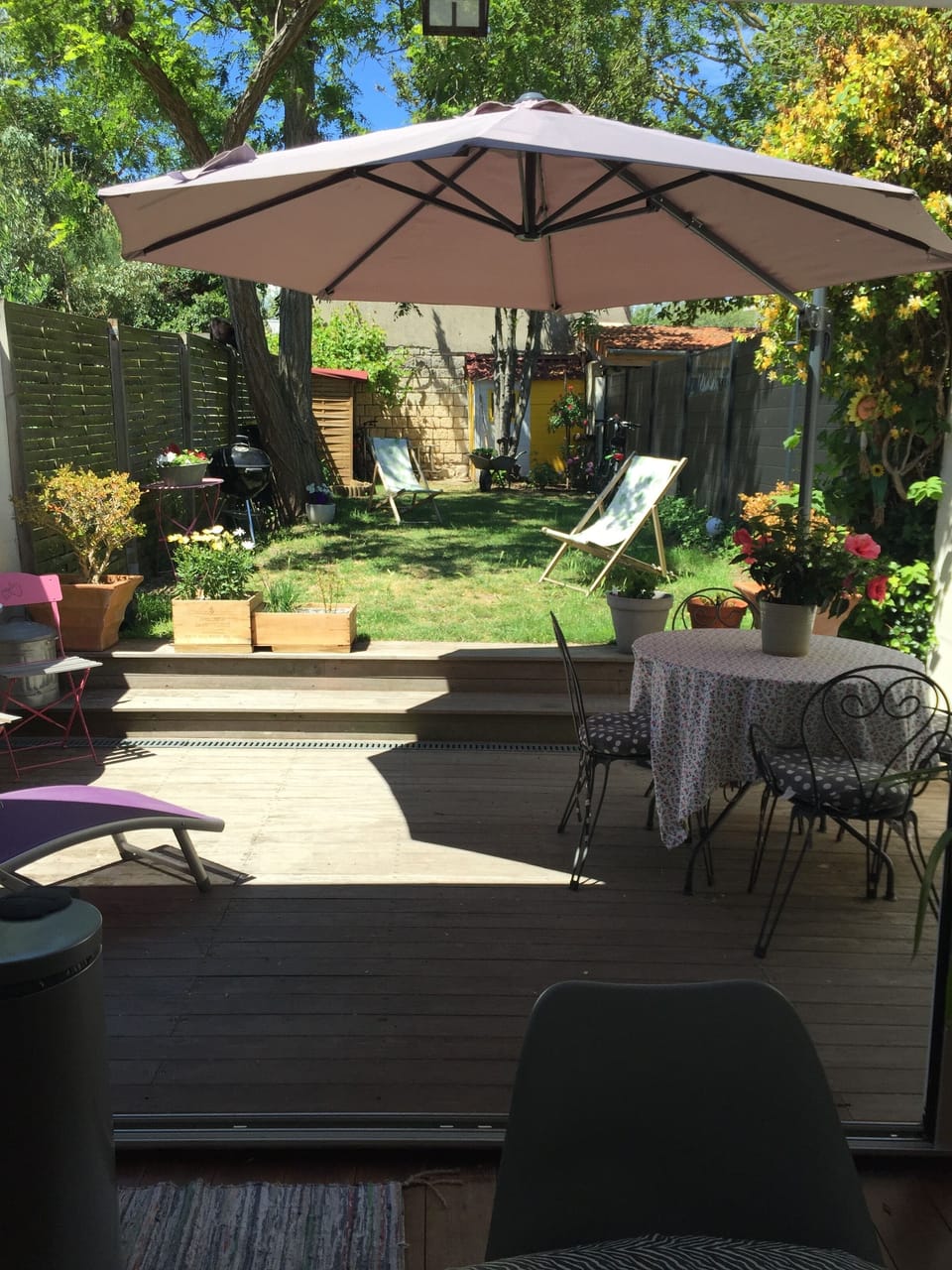Outdoor dining