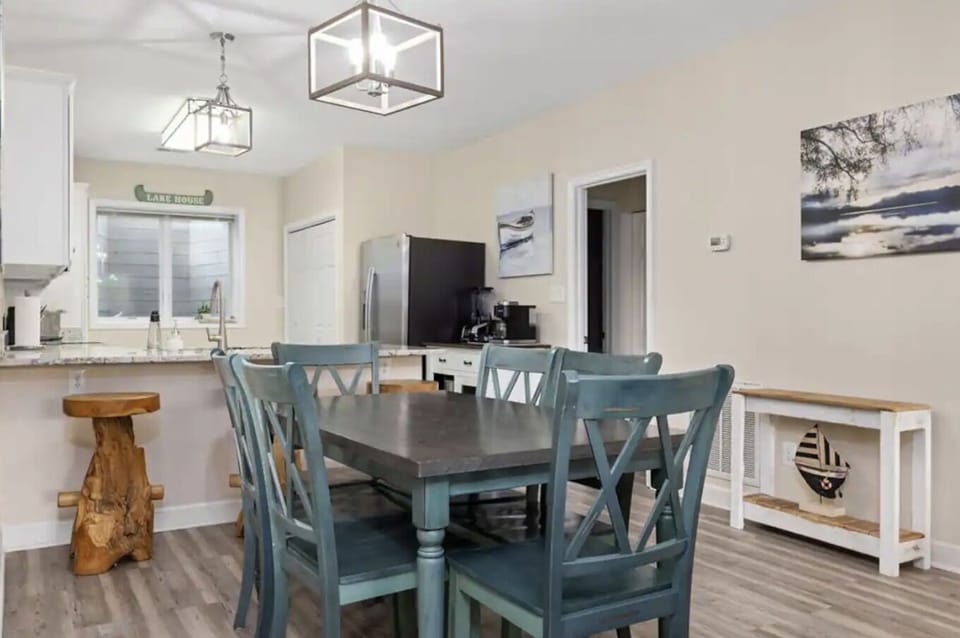 The 2nd bedroom/suite is just off the dining area & kitchen
