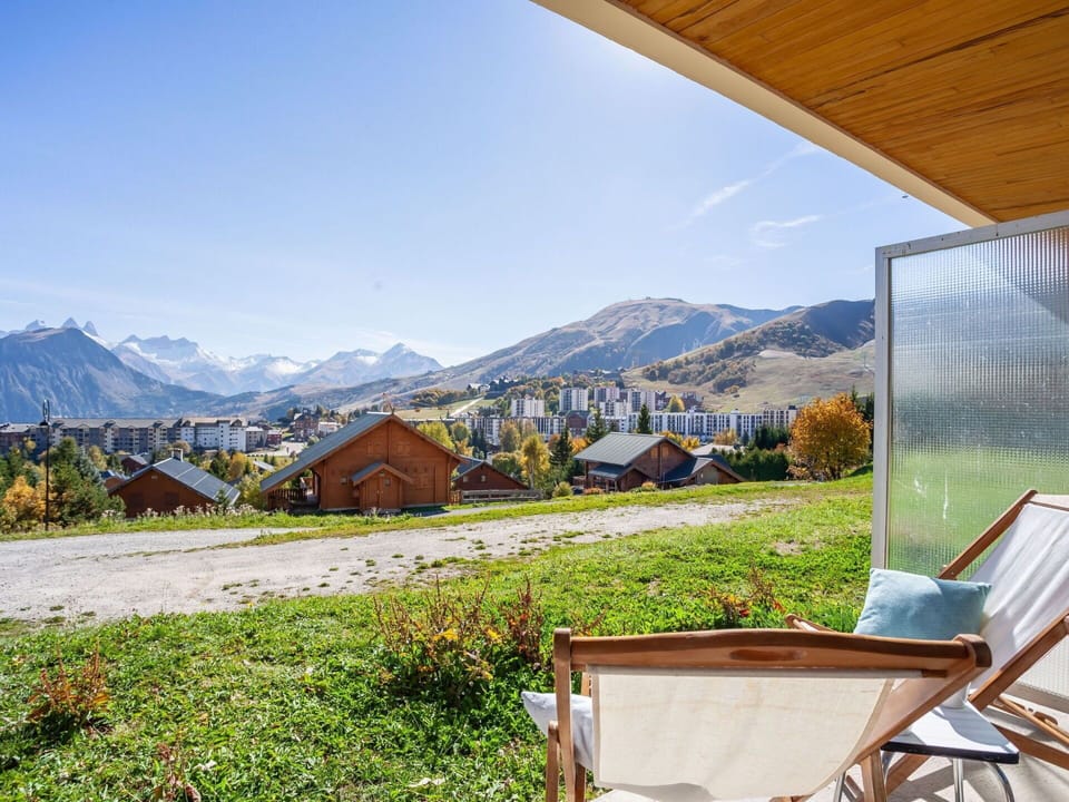 Sky, Plant, Mountain, Building, Window, Nature, Azure, Wood, Natural Landscape, Shade