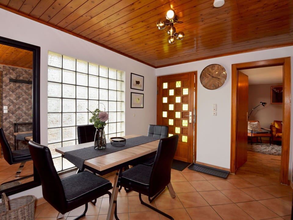 Property, Furniture, Table, Wood, Lighting, Chair, Houseplant, Interior Design, Floor, Wall