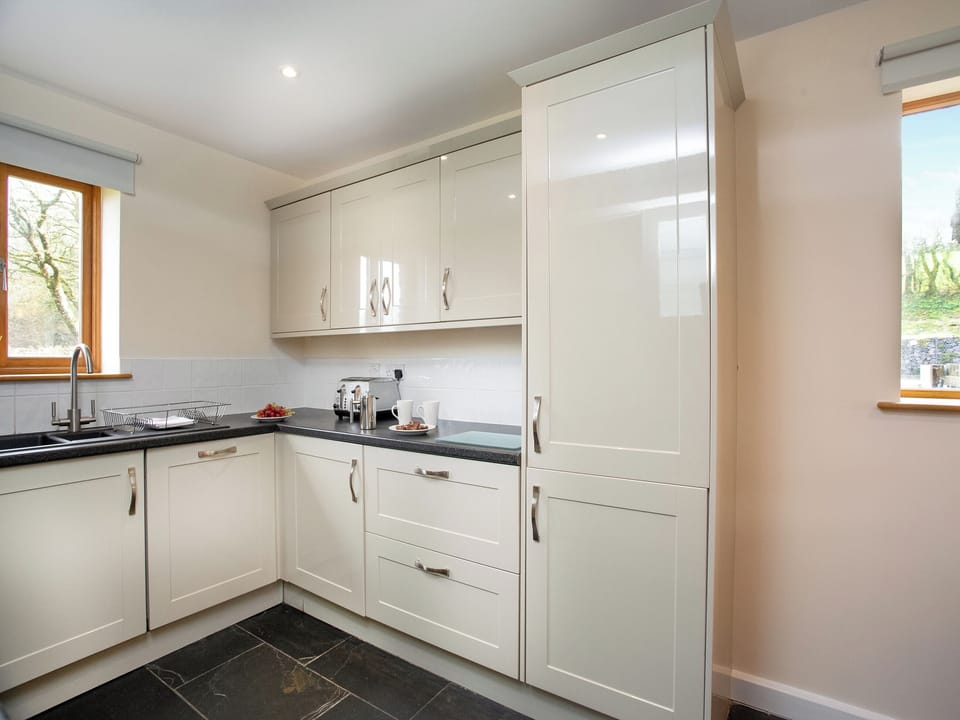 Kitchen | Golf Club Lodges- Curlew - Golf Club Lodges, Blackawton, near Totnes