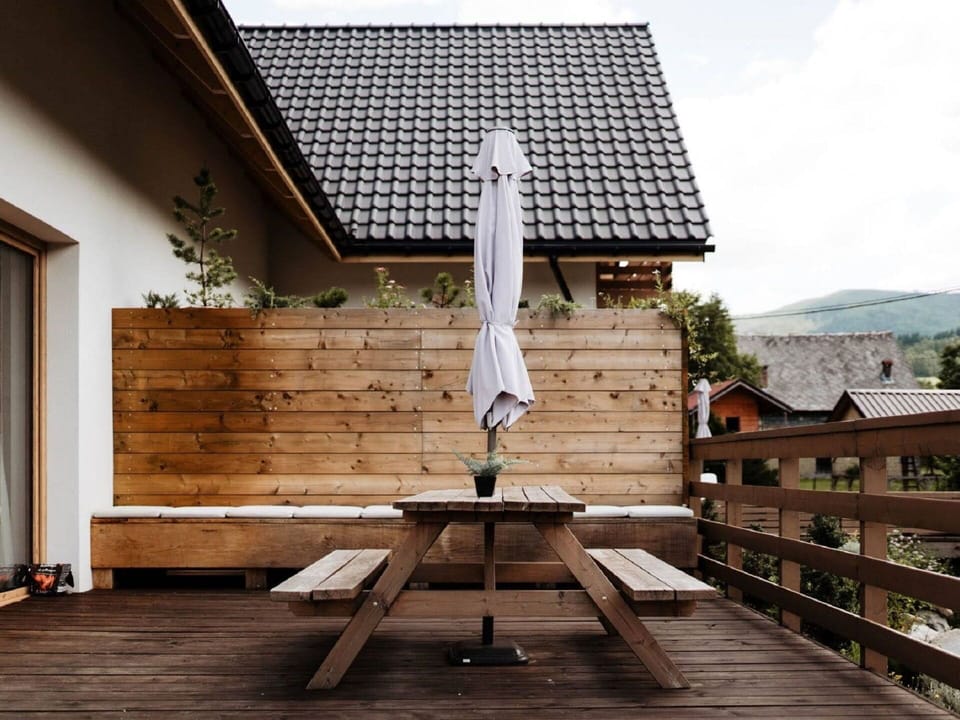 Property, Building, Wood, Plant, Interior Design, House, Wood Stain, Cloud, Hardwood, Shade
