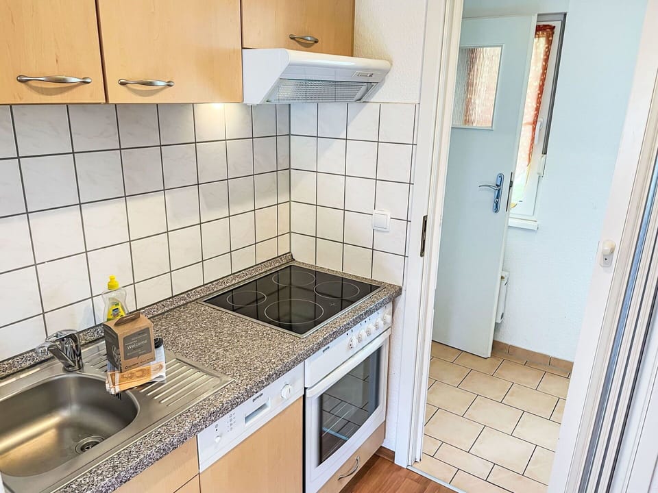 Cabinetry, Countertop, Kitchen Stove, Kitchen Appliance, Kitchen, Home Appliance, Sink, Gas Stove, Cooktop, Stove