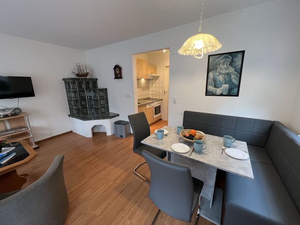 Table, Furniture, Property, Couch, Picture Frame, Wood, Building, Chair, Lighting, Interior Design