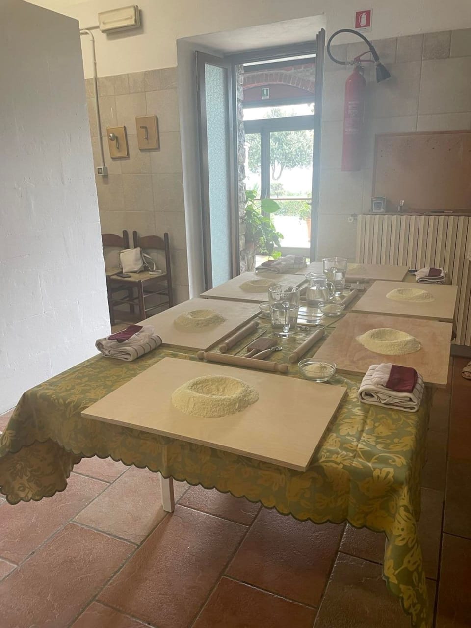 Window, Table, Wood, Building, Interior Design, Floor, Flooring, Rectangle, Beige, Tableware