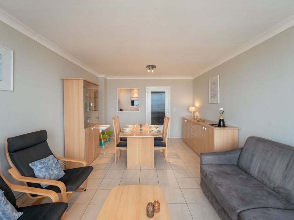 Furniture, Couch, Building, Table, Wood, Comfort, Interior Design, Flooring, Chair, Floor