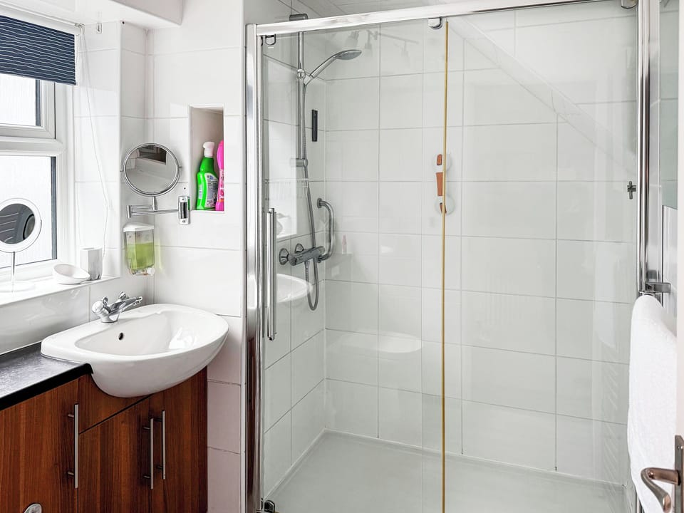 Bathroom | Captain&rsquo;s Haven, Brixham