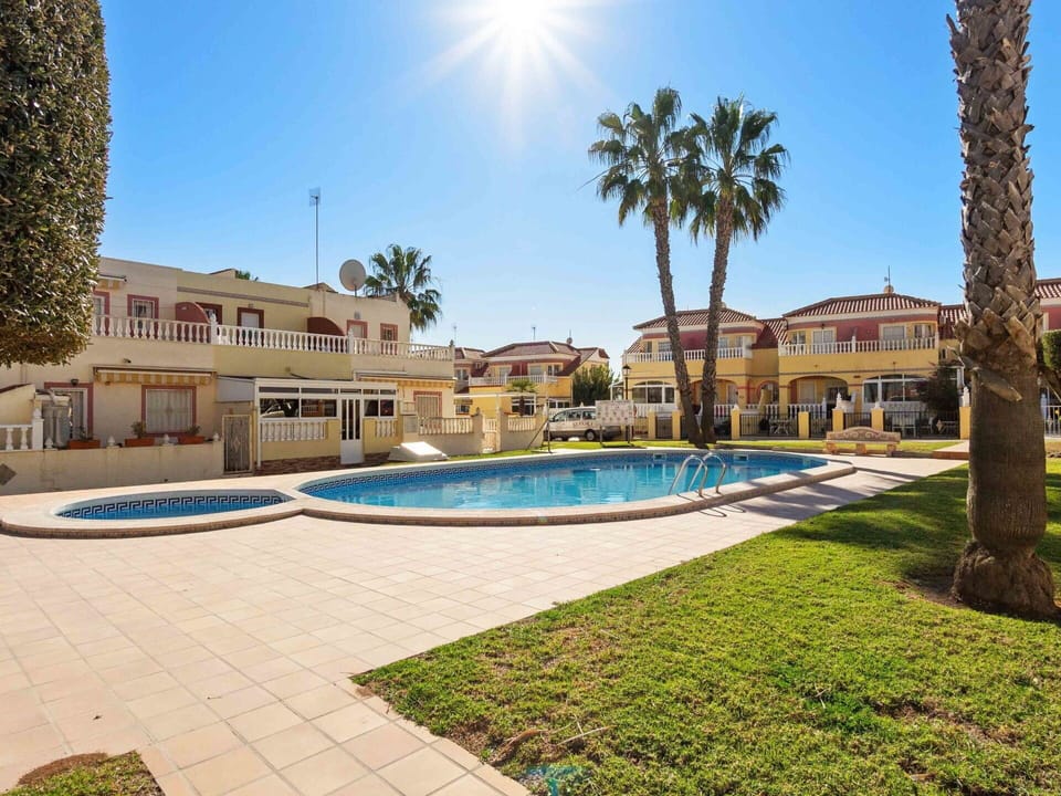 Water, Sky, Cloud, Property, Swimming Pool, Building, Plant, Seaside Resort, Tree, Outdoor Furniture