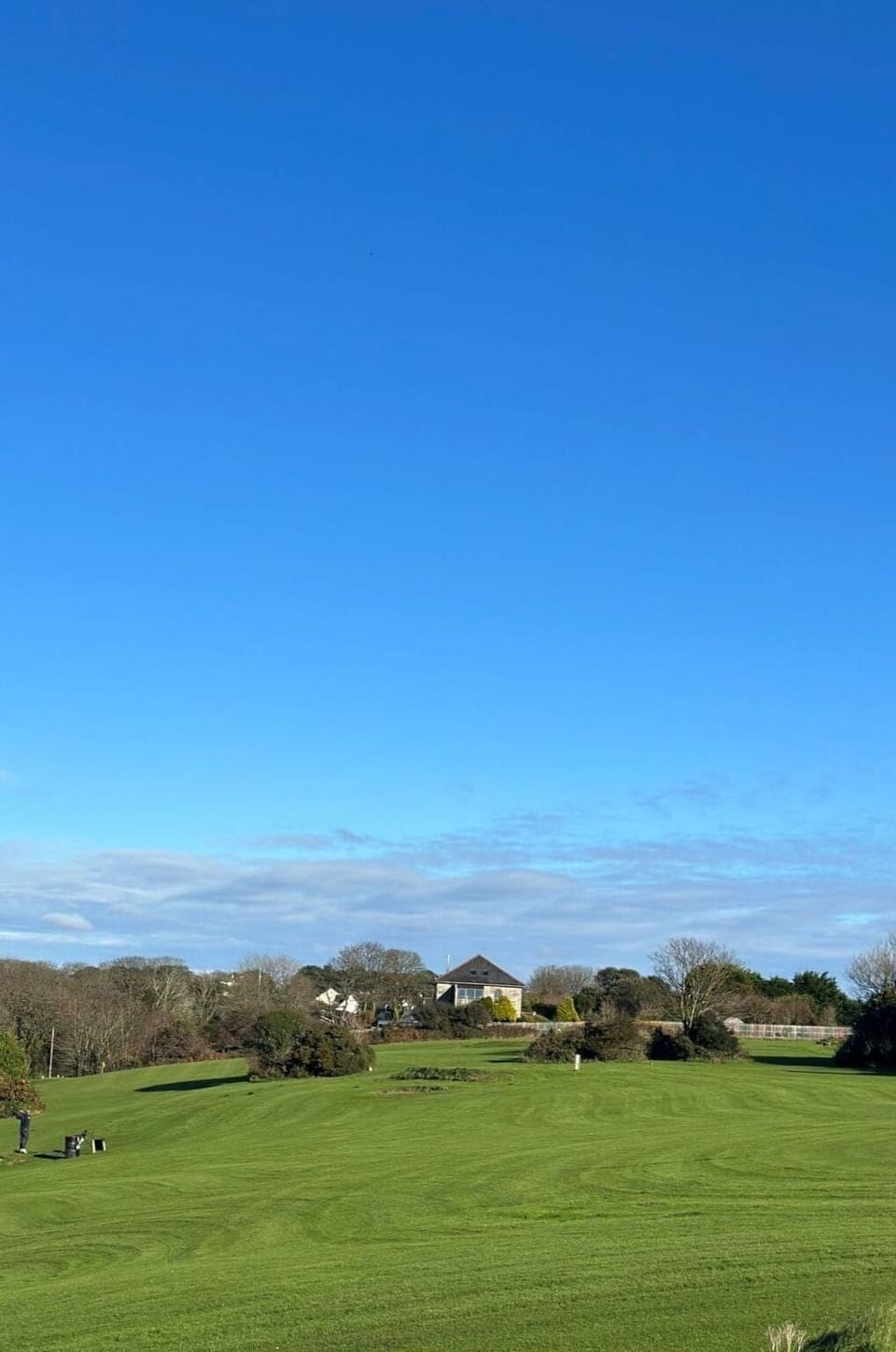 Water, Sky, Cloud, Property, Swimming Pool, Building, Plant, Seaside Resort, Tree, Outdoor Furniture