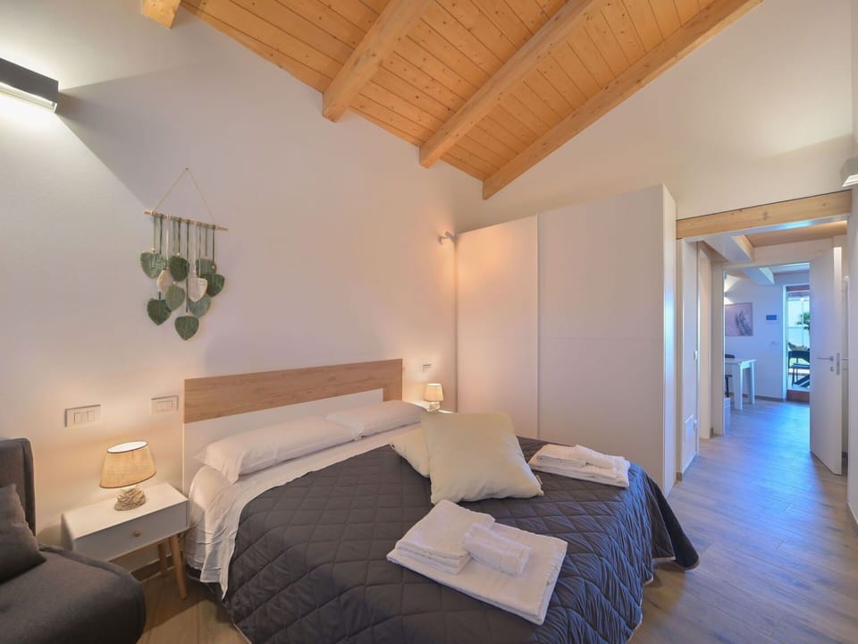 Building, Furniture, Property, Comfort, Wood, Bed Frame, Interior Design, Architecture, House, Lamp
