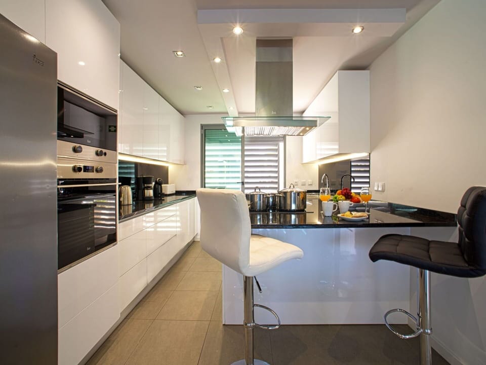 Furniture, Property, Building, Cabinetry, Countertop, Automotive Design, Chair, Kitchen, Interior Design